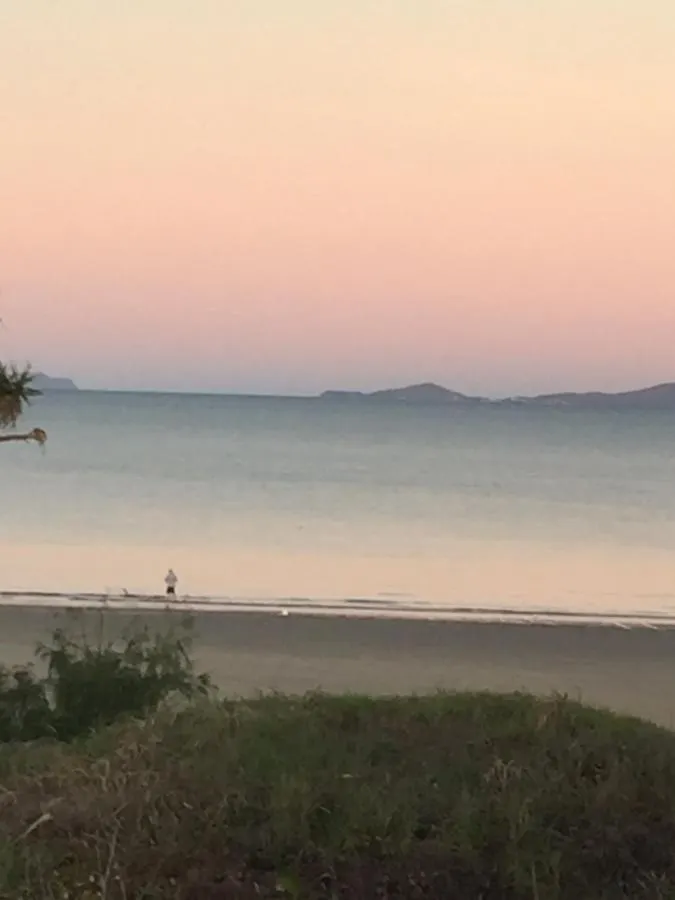 Sandy Toes Yeppoon 0*,  Australia